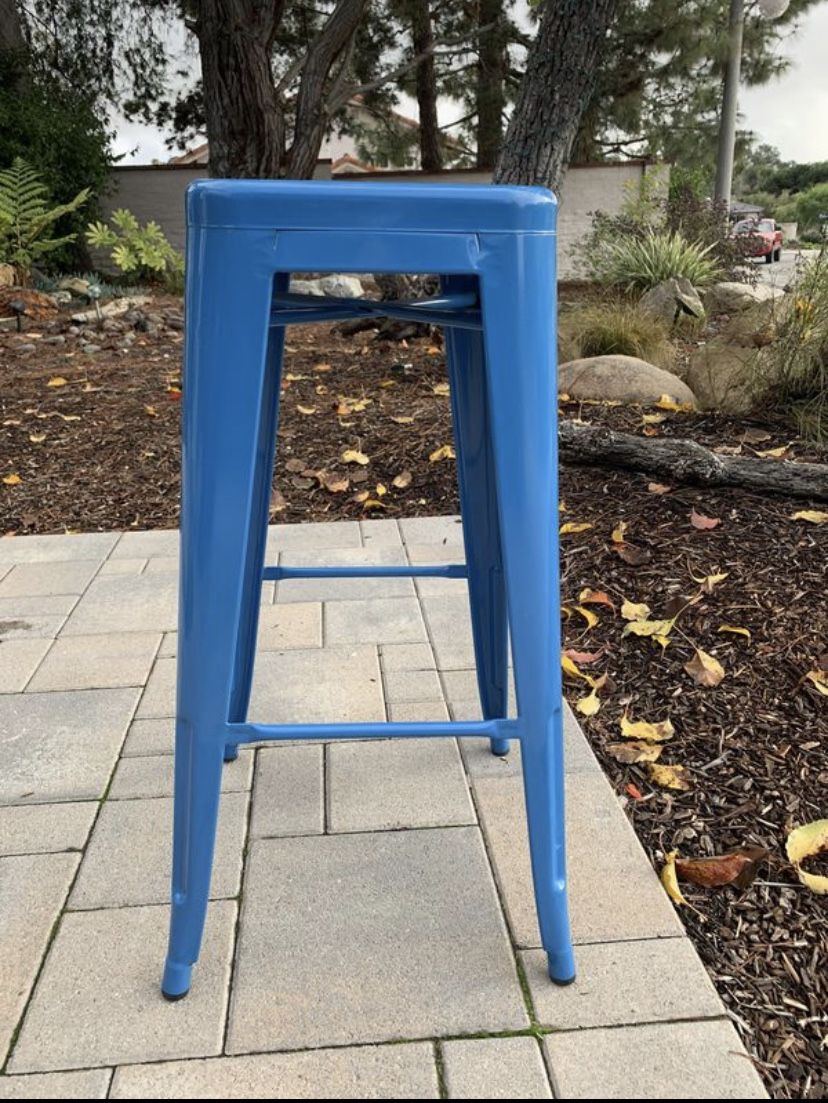 4 blue metal stools, like new!