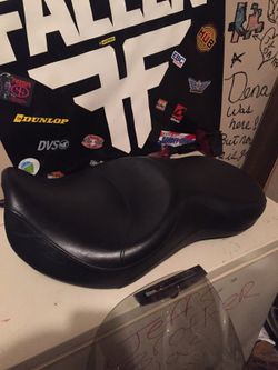 Seat off a 2007 Dyna lowrider perfect condition