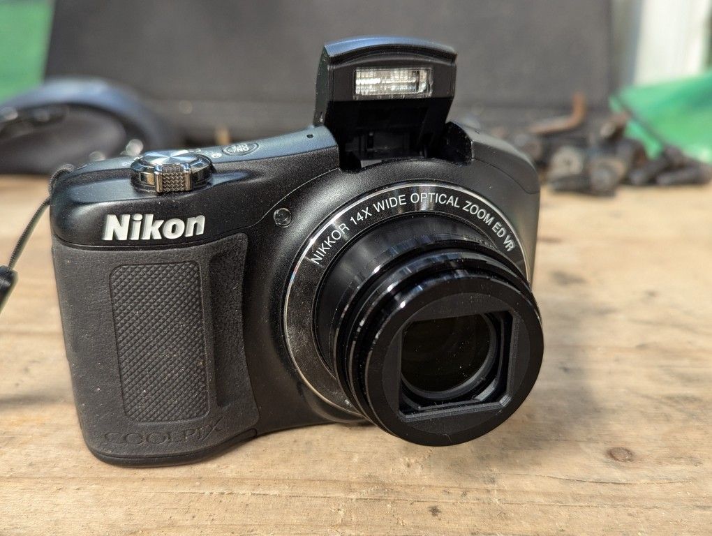 Nikon Coolpix L620 Digital Camera