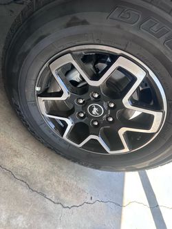 Set of 5 Bridgestone tires 255/70R18