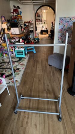 Standard Rolling Garment Rack