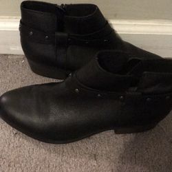 Clark’s Womens Top Addie Zoie Booties