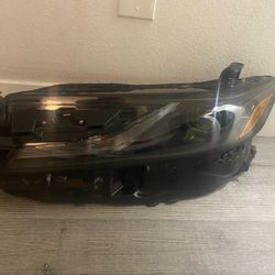Headlight Toyota Camry Left Driving Side. Perfect Condition.  CAPA  2024-2025 