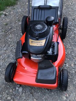 Honda powered Husqvarna self-propelled lawnmower