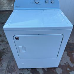 Whirlpool gas dryer extra large capacity heavy duty Excellent Condition.
