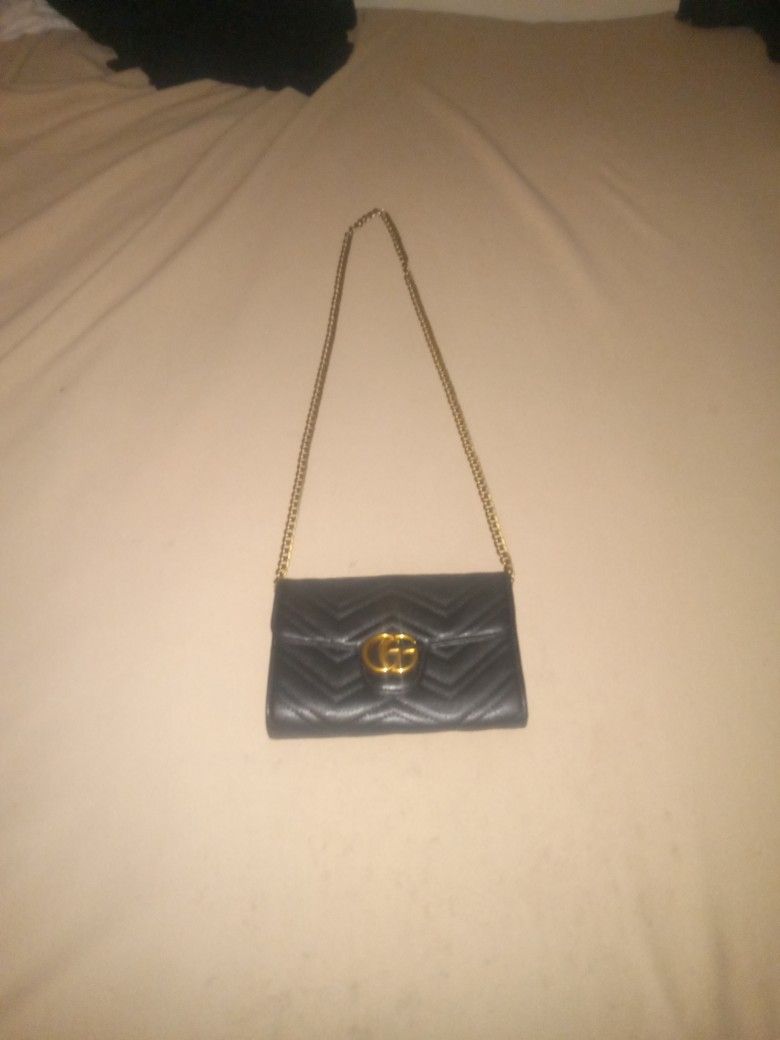 Gucci Purse, NEVER Worn Before! Willing To Negotiate Price! (JUST ASK ME)!