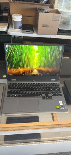 Lenovo LOQ gaming laptop RTX 4050 32GB RAM 512GB SSD AMD Ryzen 5 Windows 11