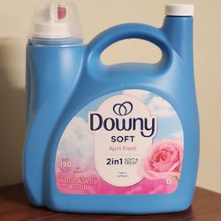 Downy Liquid Fabric Softener – April Fresh Scent, 140 fl oz (190 Loads)