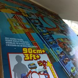 Hot wheels ultimate garage