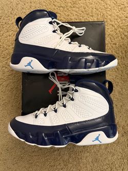 Size 10.5 (Excellent condition, comes with original box) - Air Jordan 9 retro university blue UNC