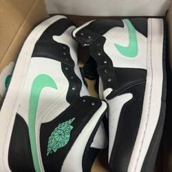 New In Box Jordans Men Size 10