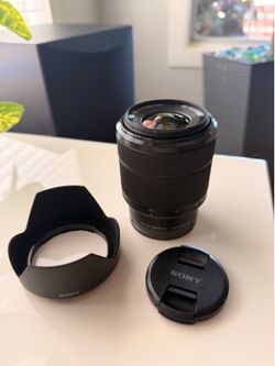 Sony FE 28-70mm f/3.5-5.6 OSS AF Zoom w/ Hood & Cap