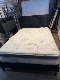 Full size bed
