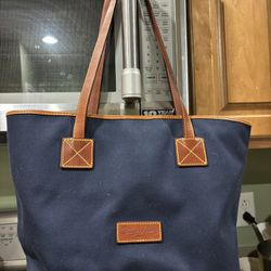 Dooney And Bourke Tote