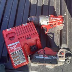 Milwaukee fuel hammer drill set