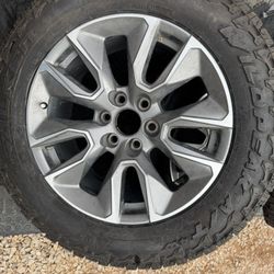 2022 Silverado Z71 20s  Only 4 