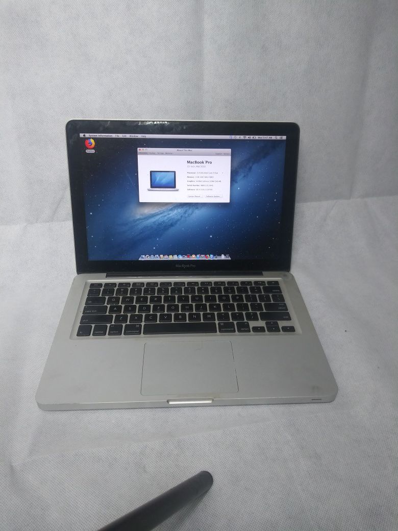 MacBook Pro 13inch 2010, 2.66 ghz intel Core 2 Duo, 4gb , 500gb