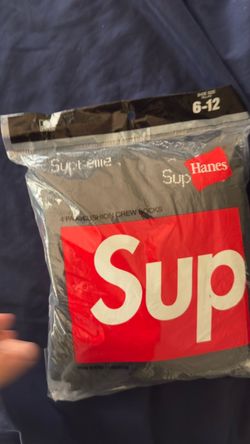 Supreme socks