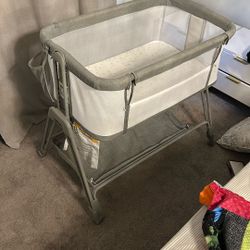 Brand New bassinet (never used)