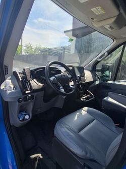 Fort transit 2019 título limpio 150 k millas ,aire acondicionado en perfecto estado asi como mitor y transmisión lista para trabajar