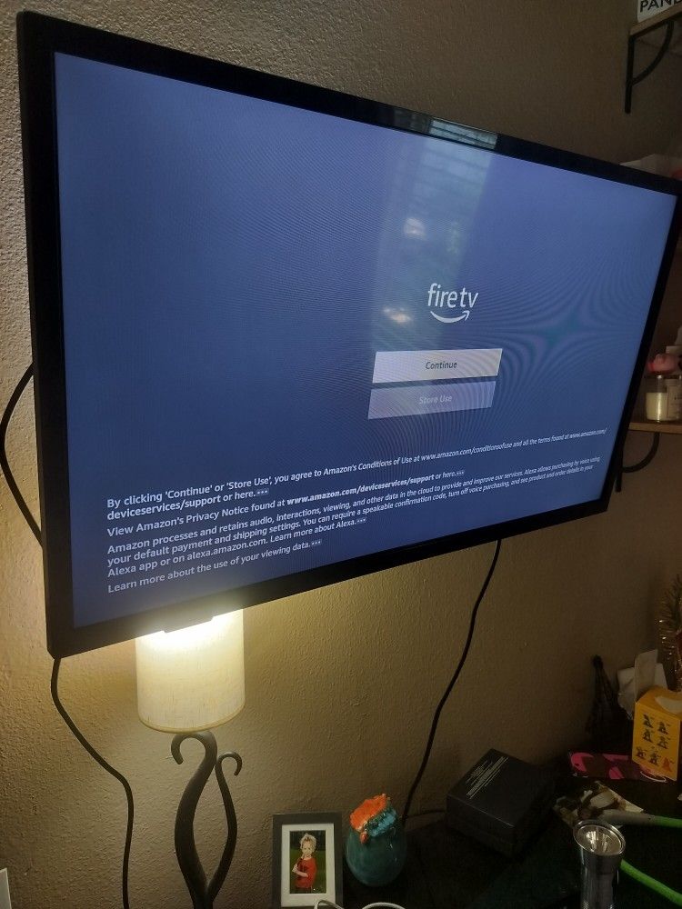 Insignia Flat Screen 32"