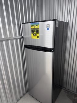 Avanti Refrigerator