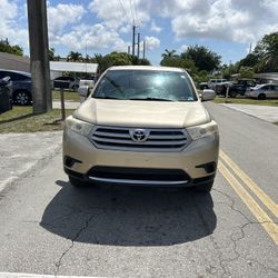 2011 TOYOTA HIGHLANDER BASE