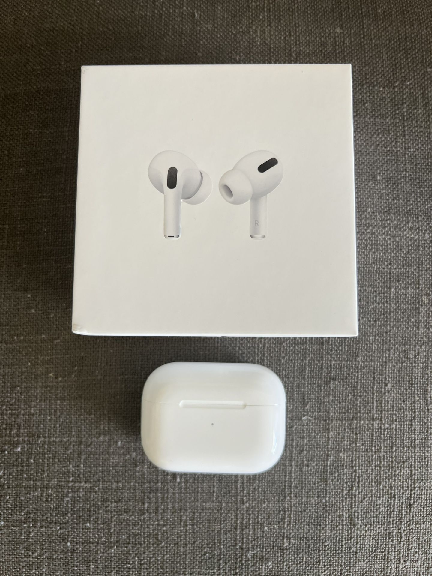 Apple AirPods Pro w/ MagSafe Wireless Charging Case