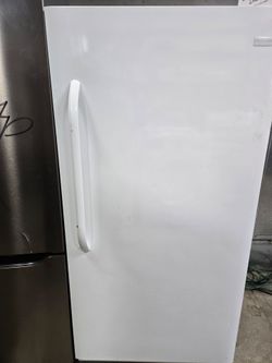 Fridgedaire Upright Freezer