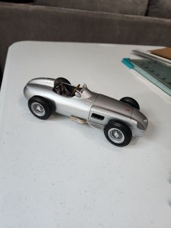 CMC Mercedes Benz W196 Silberpfeil-Monoposto Race Car 1:18