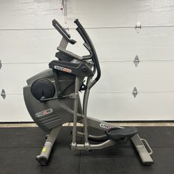LifeCore VST-V4 Elliptical Machine