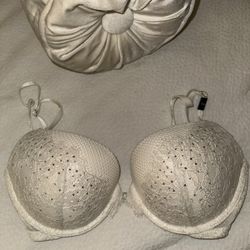 Victora Secret Bra Brand New With Tags 34D