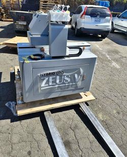 Hybrid DTG Zeus V Direct-to-Garment Printer