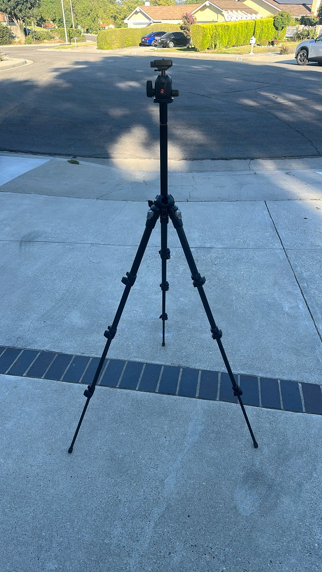 Manfrotto 190MF4 Carbon Fiber Tripod + 496RC2 Ball Head w/ Quick Release Plate