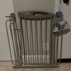 Evenflo Easy Walk Thru Baby Child and Pet Safety Doorway & Stairs Gate, White