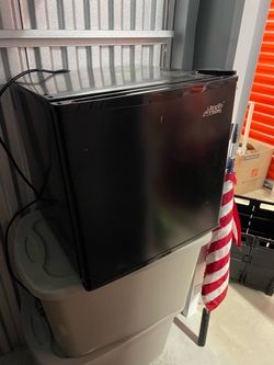 Mini fridge