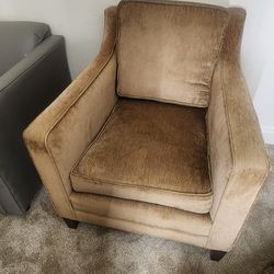 Excellent Condition Tan Chair