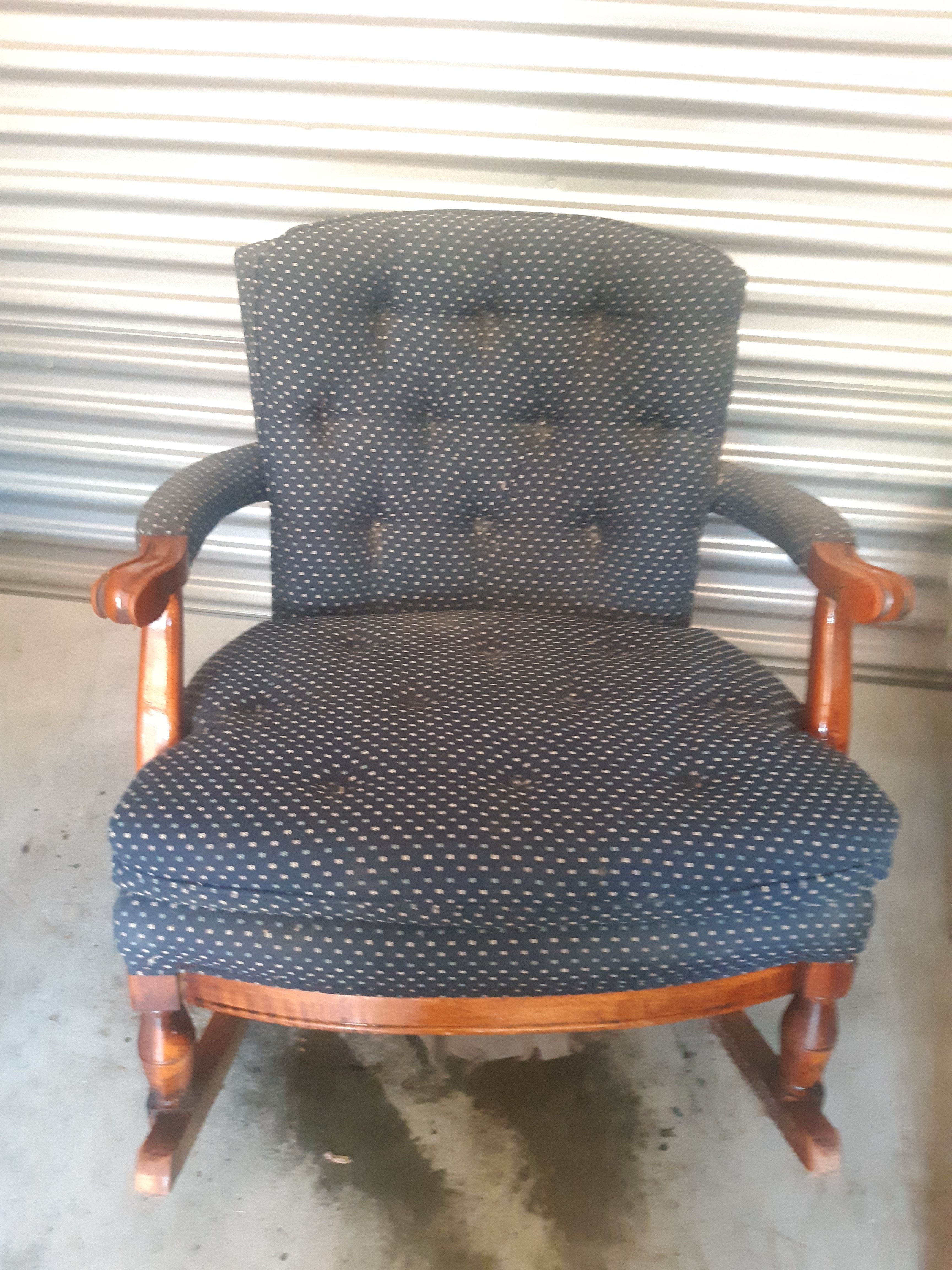 VINTAGE ANTIQUE MID CENTURY FRENCH STYLE WOOD PADDED FABRIC TUFTED ACCENT ROCKER ROCKING CHAIR