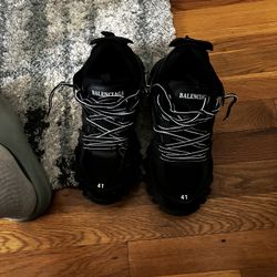 track runners size 8