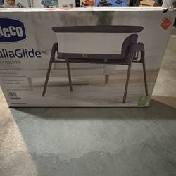 Chicco LullaGlide 3-in-1 Bassinet - Luna (Grey), New