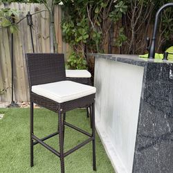 Outdoor bar stool
