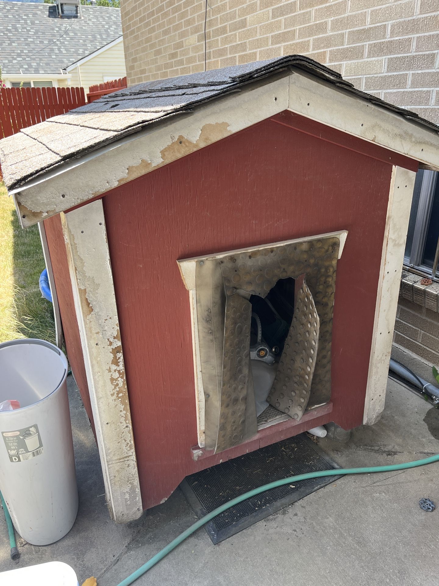 Free heavy duty Insulated Dog house