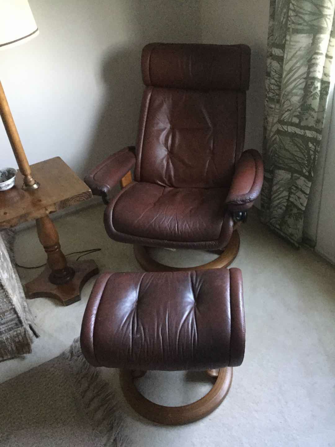 reclining lounge chair leather