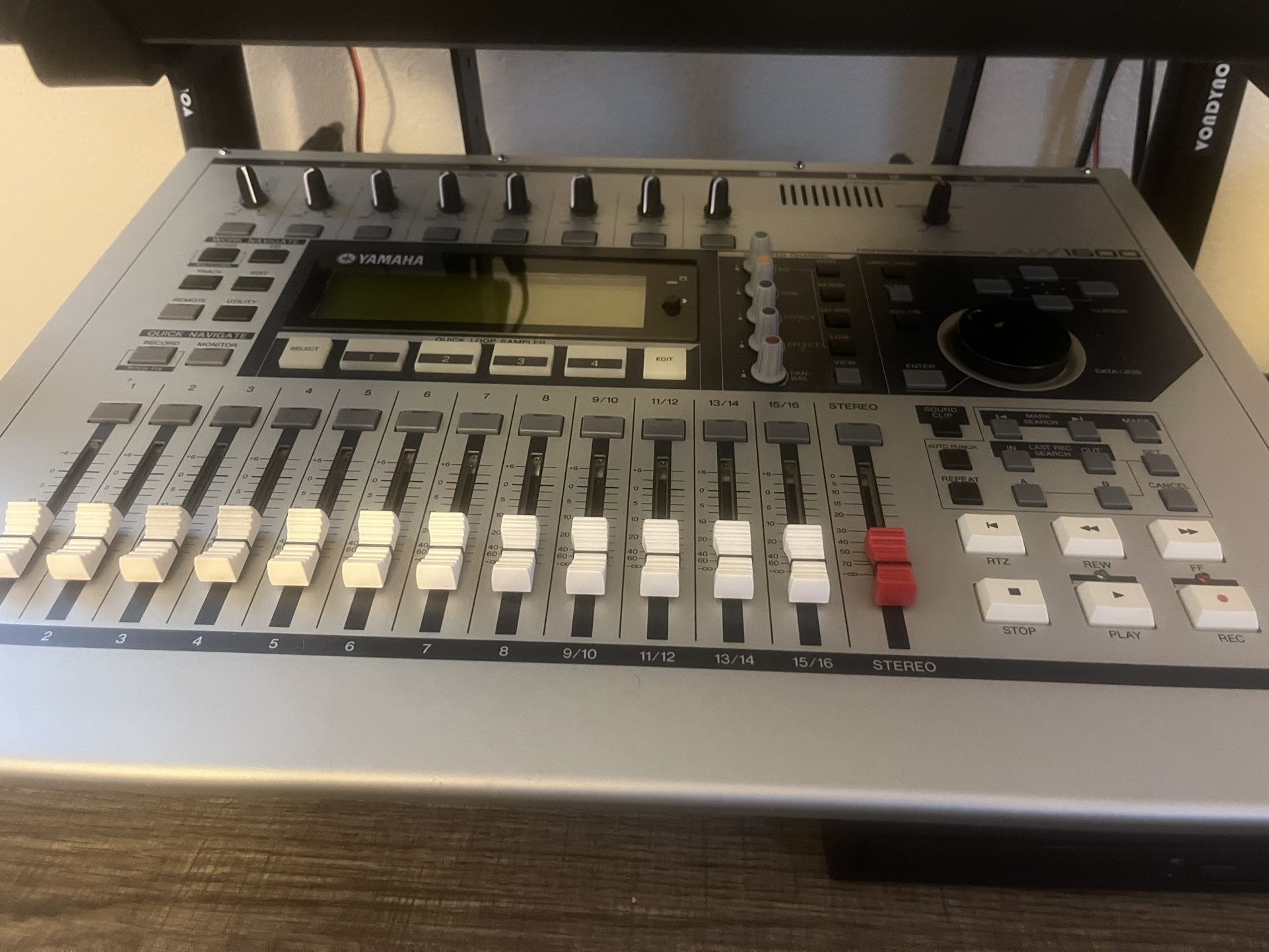 Yamaha AV 1600