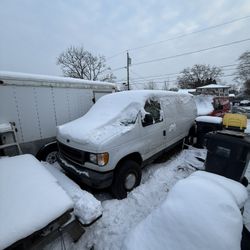 2000 Ford E-250