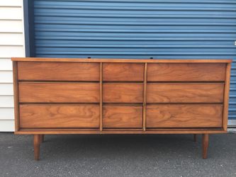 Mid Century Harmony House 9 Drawer Dresser w Attached Mirror