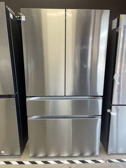 LG 4 Door Plain Face Refrigerator with internal water and ice maker