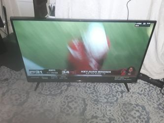 Vizio Smart TV 43" Inch Model: E43-C2 Remote Control Included