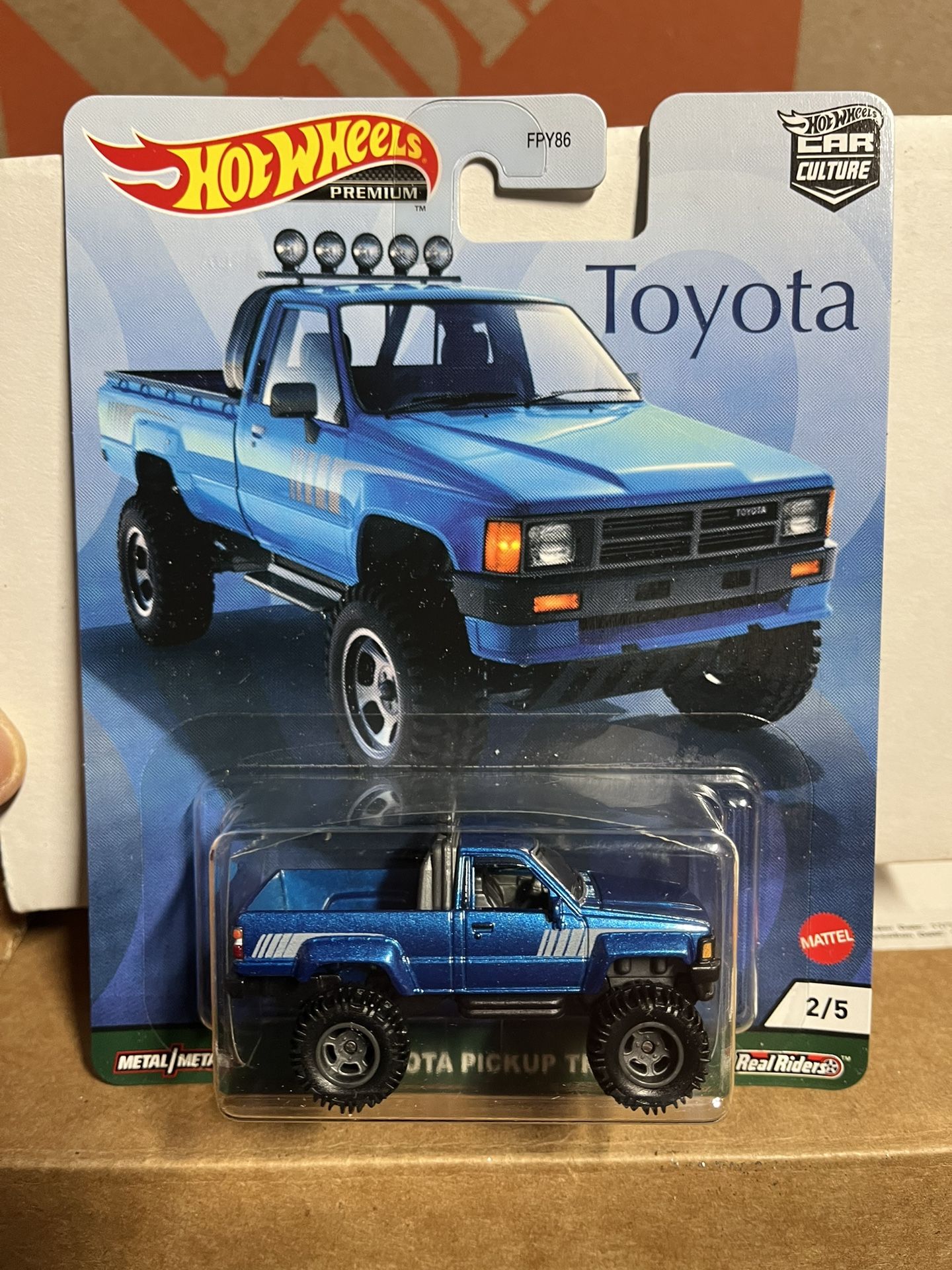 Hot Wheels 87’ Toyota Pickup Truck