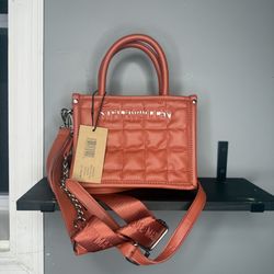 NWT STEVE MADDEN BNIKO QUILTED CROSSBODY BAG W GUITAR STRAP GINGER NEW